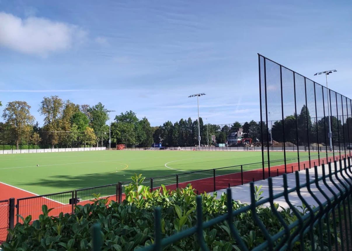 Le terrain de hockey de Sportcity